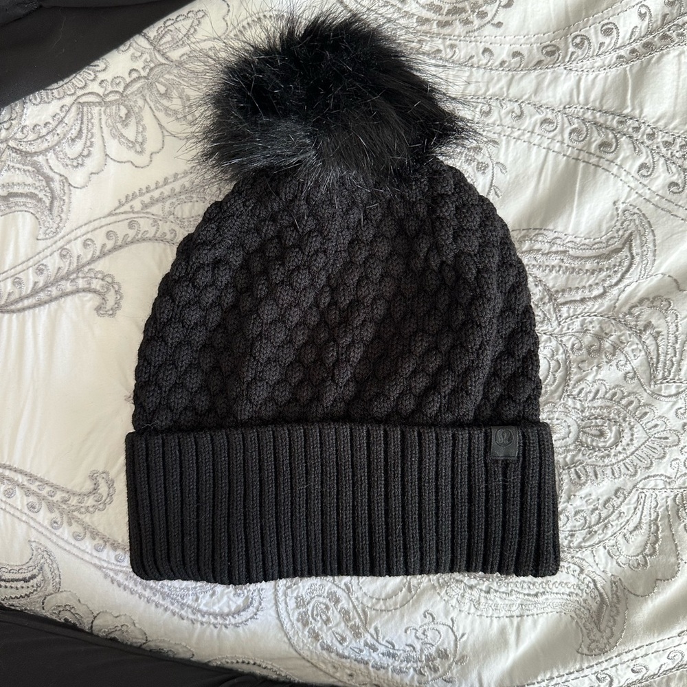 Black Knit Pom-Pom Beanie